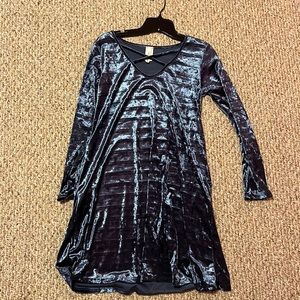 Long sleeve blue velvet dress